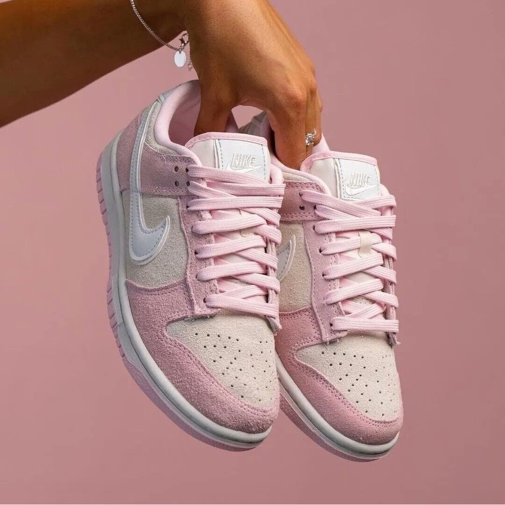 New in Box Women’s Nike Dunk Low LX in Pink Foam size 9